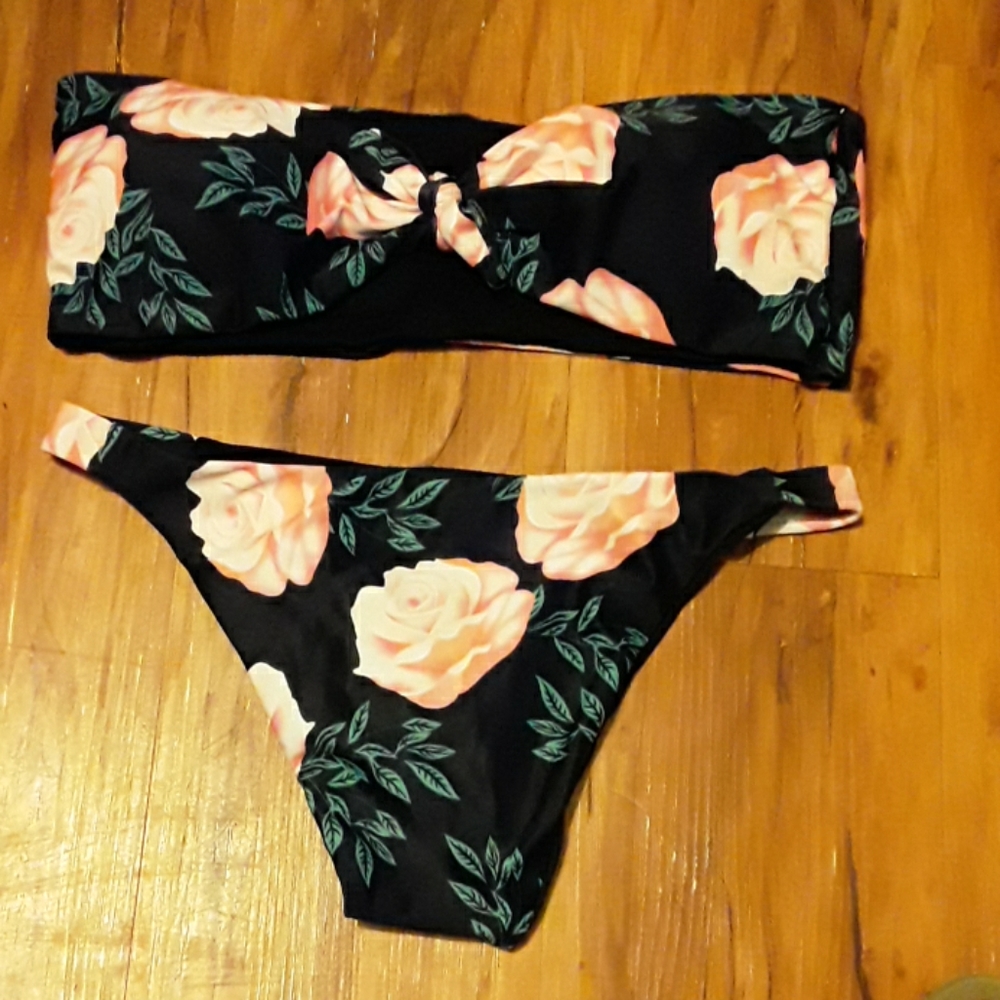 NWOT floral bikini